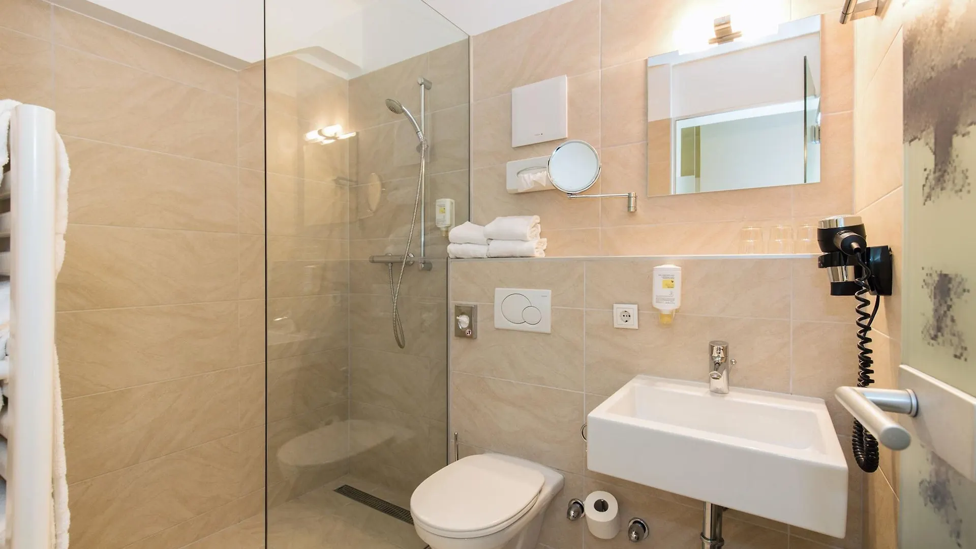 ***  Basic Hotel Innsbruck Austria